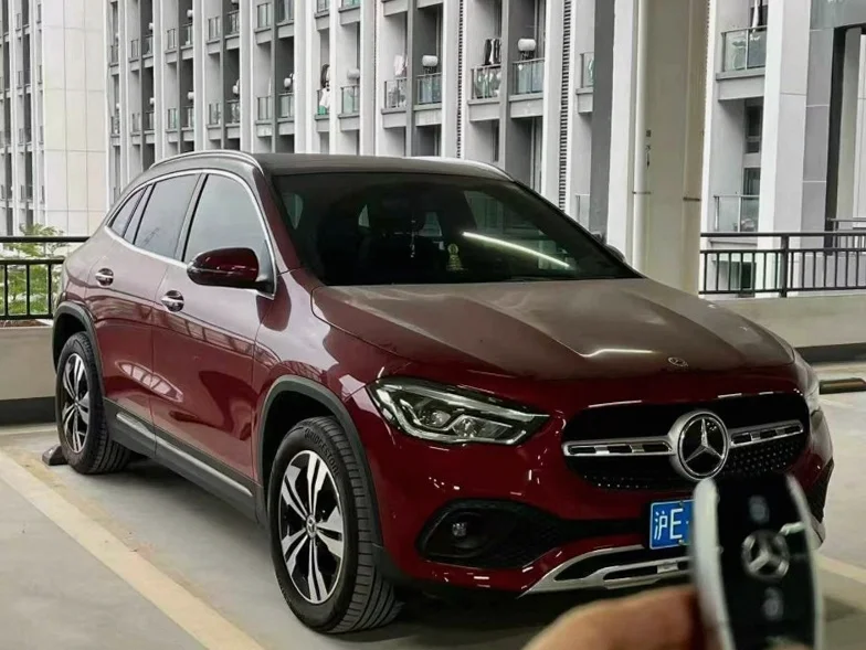 奔驰GLA 后面外观三