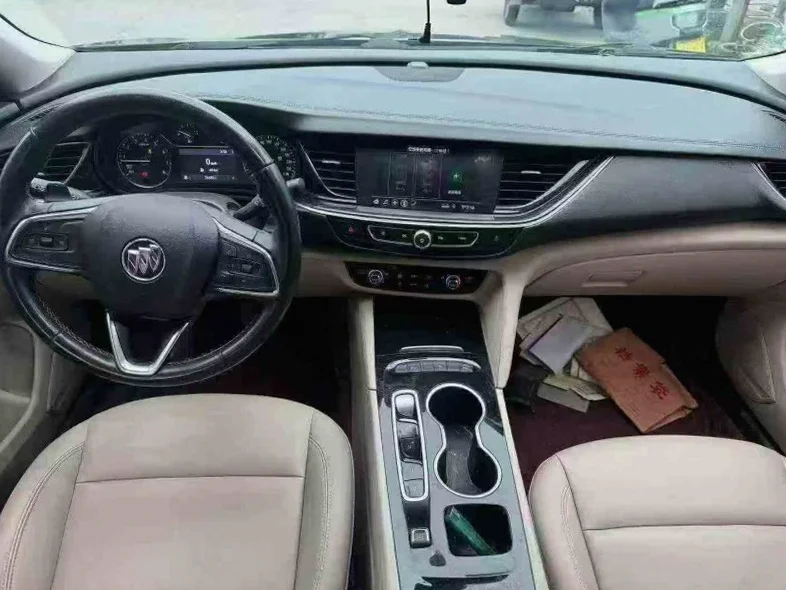 别克君威 后面外观三