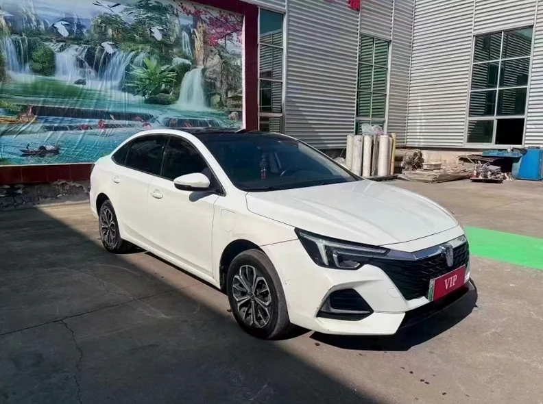 荣威i6 正面外观二