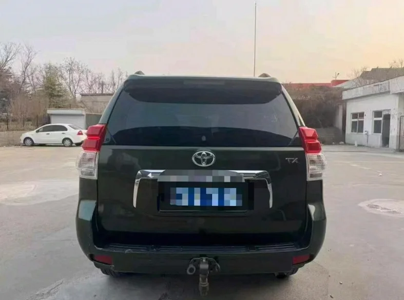 丰田普拉多 后面外观三