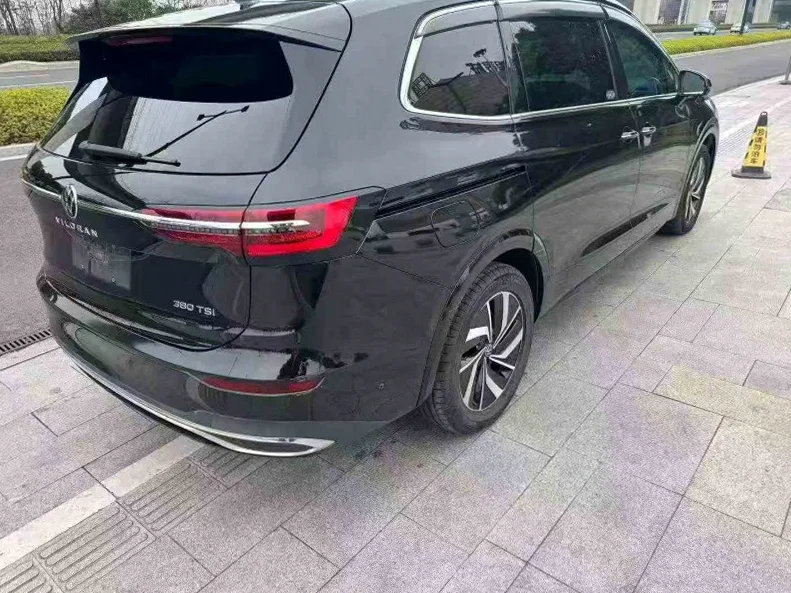 大众威然 内饰后排