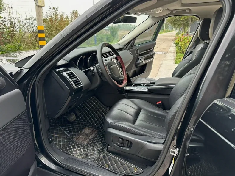 路虎发现 后面外观二