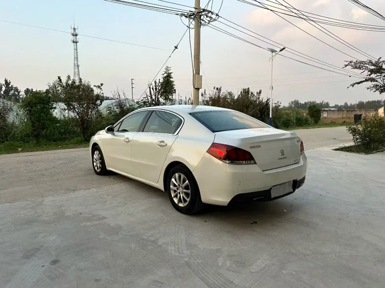 东风标致 正面外观二