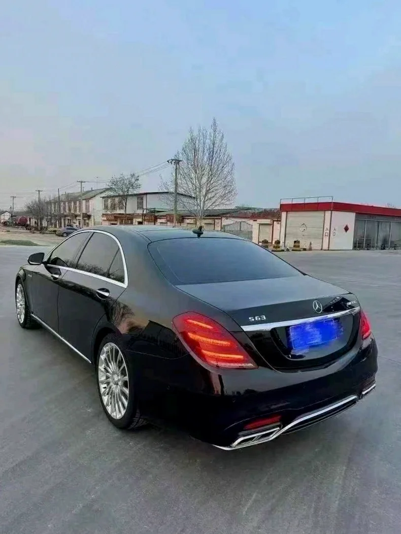 奔驰S 内饰前排