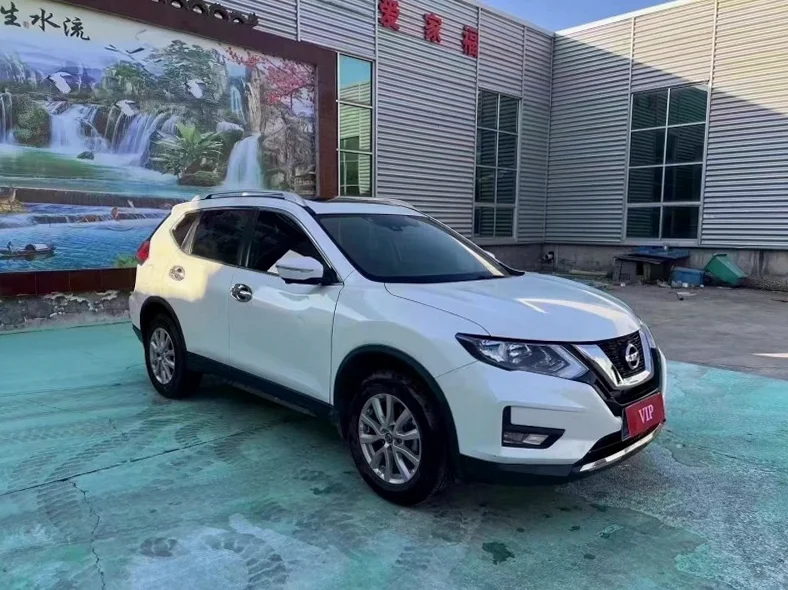 日产奇骏 正面外观三