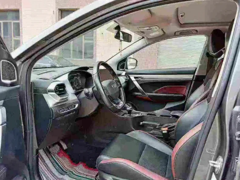 吉利缤越 后面外观一