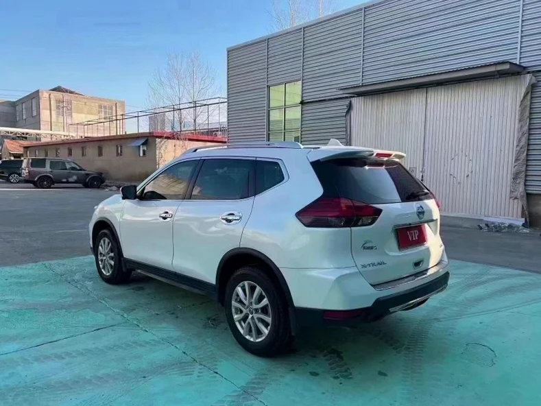 日产奇骏 内饰后排