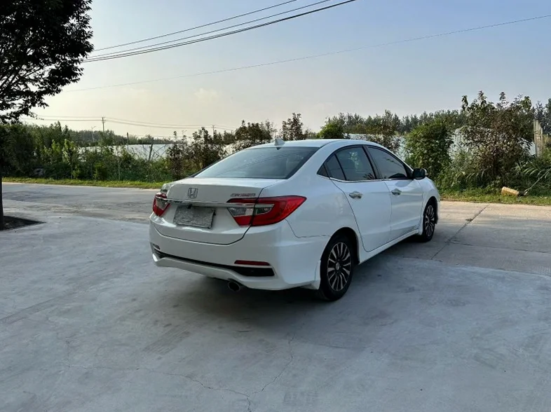 本田凌派 后面外观一