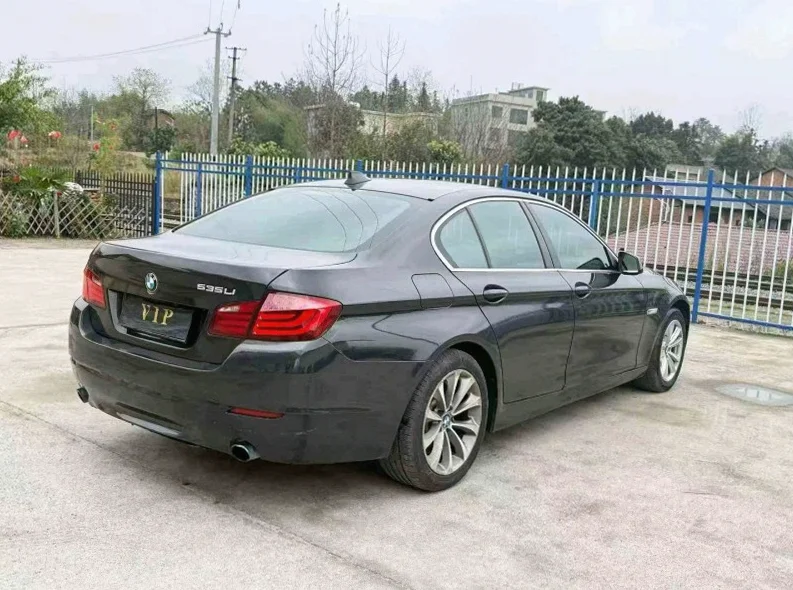 宝马5系 内饰后排