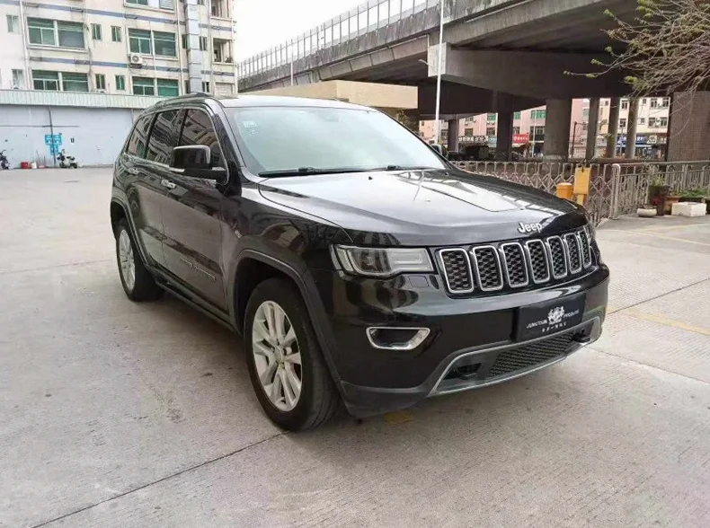 Jeep大切诺基 正面外观二