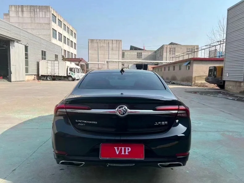 别克君越 驾驶室