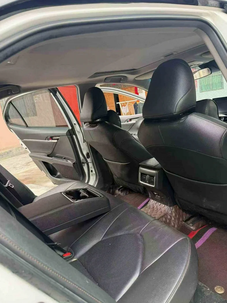 丰田凯美瑞 内饰前排