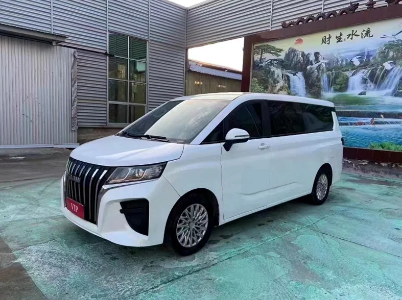 北汽制造王牌M7 正面外观二