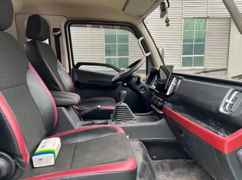 福田领航 后面外观三