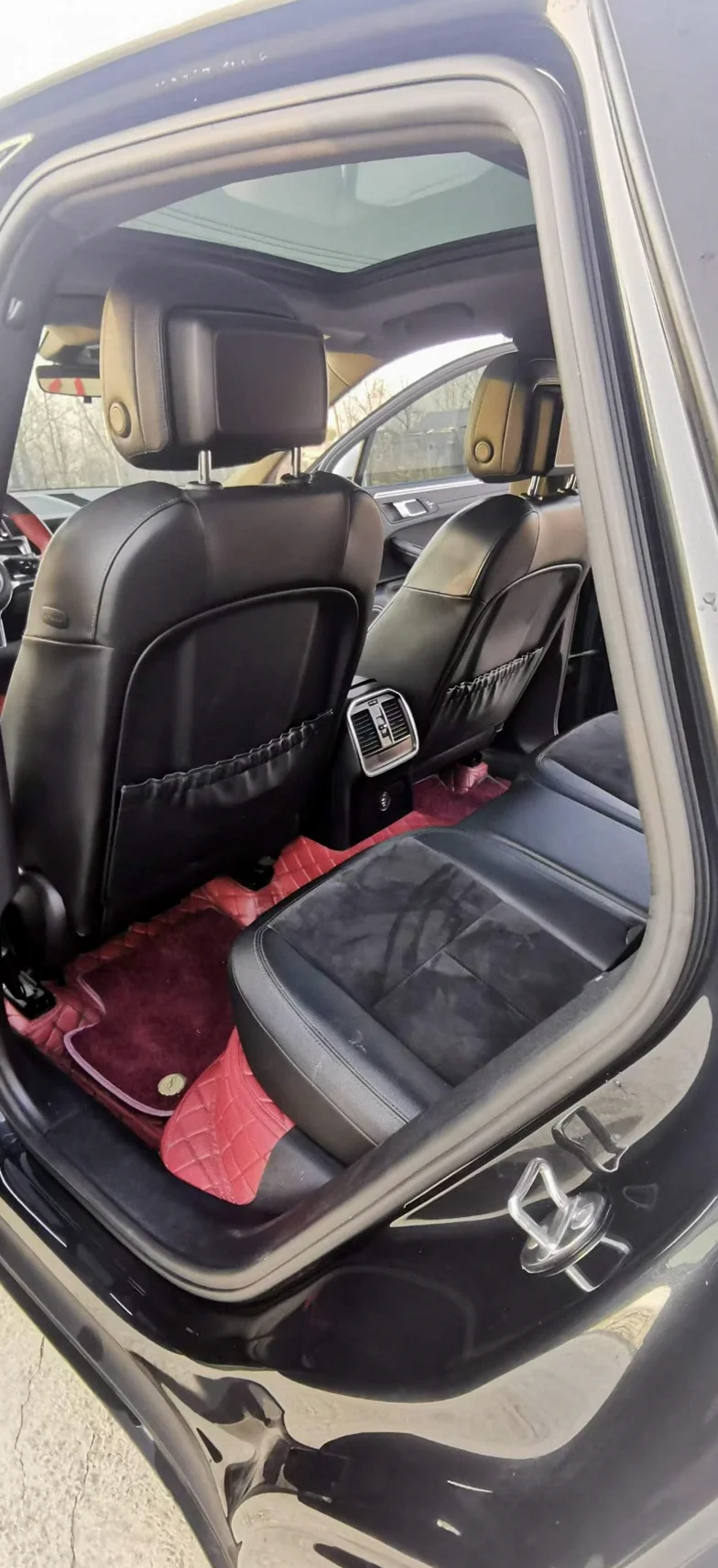 保时捷Macan 驾驶室