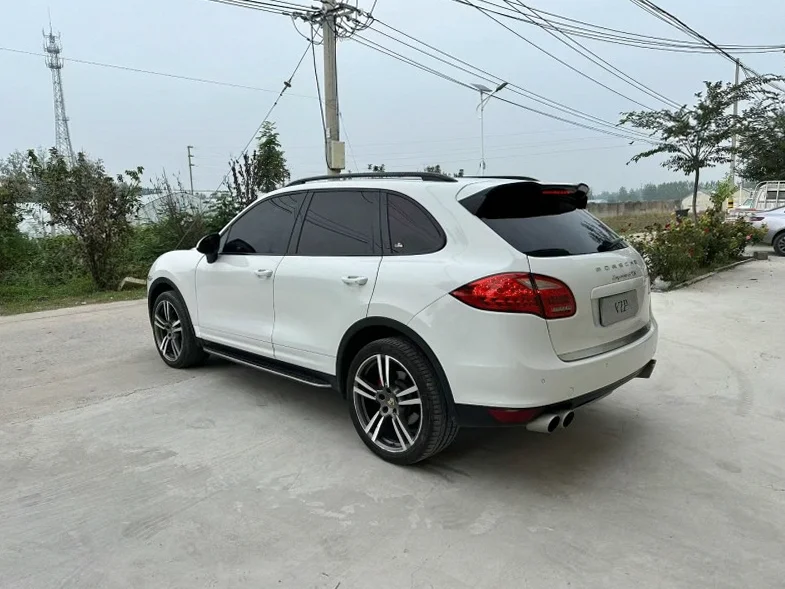 保时捷卡宴 正面外观三