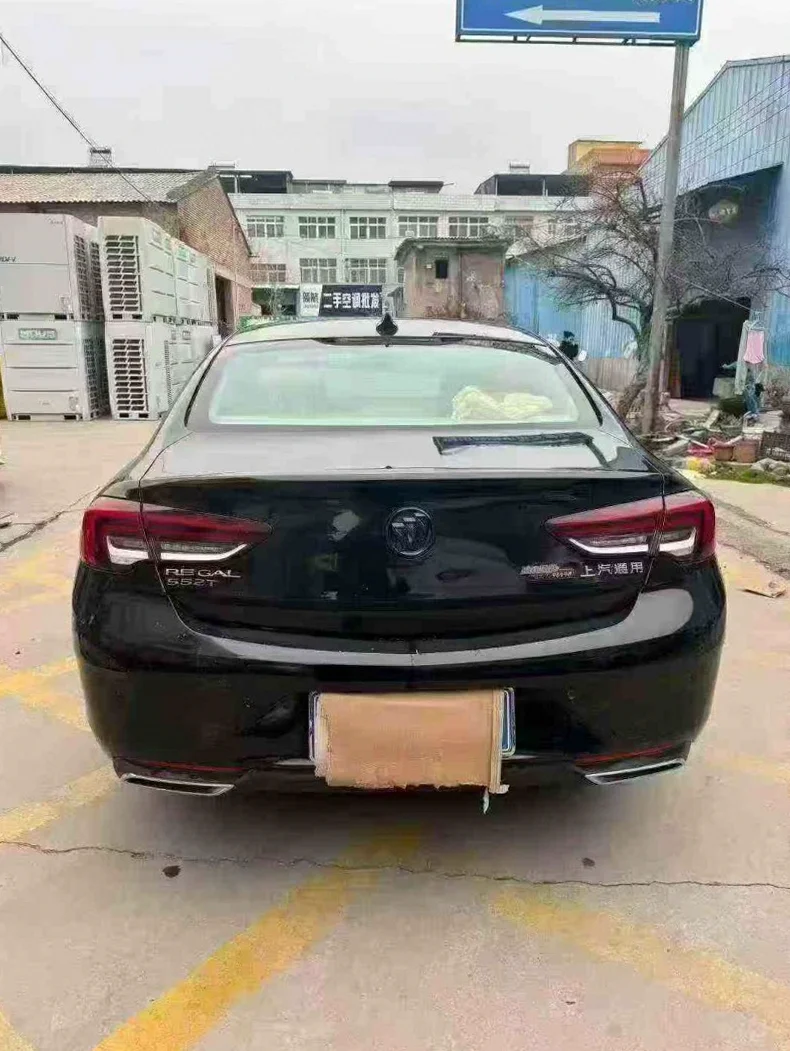 别克君威 驾驶室