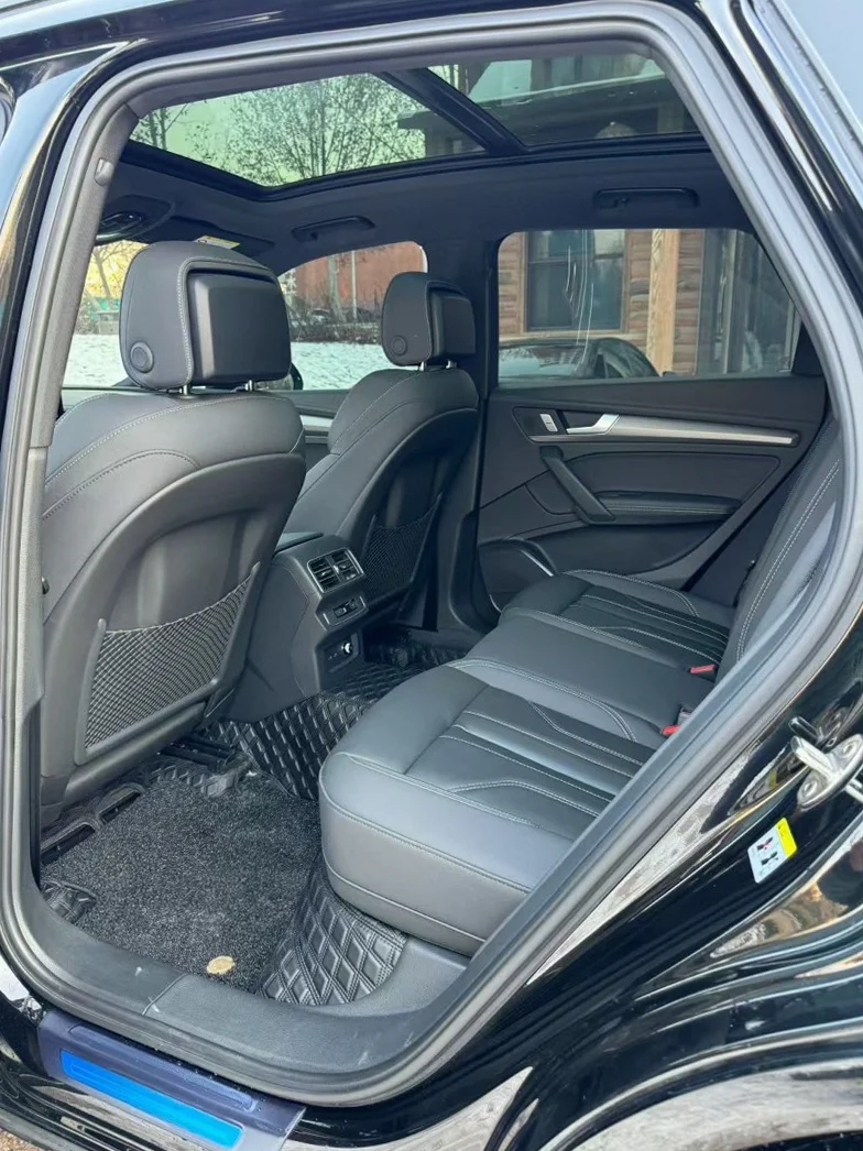 奥迪Q5 内饰前排