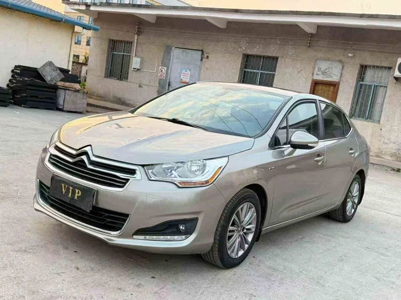 雪铁龙C4 正面外观三