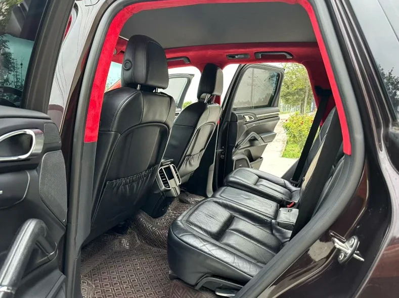 保时捷卡宴 后面外观二