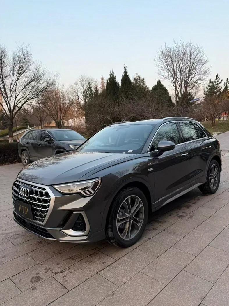 奥迪Q3 正面外观二