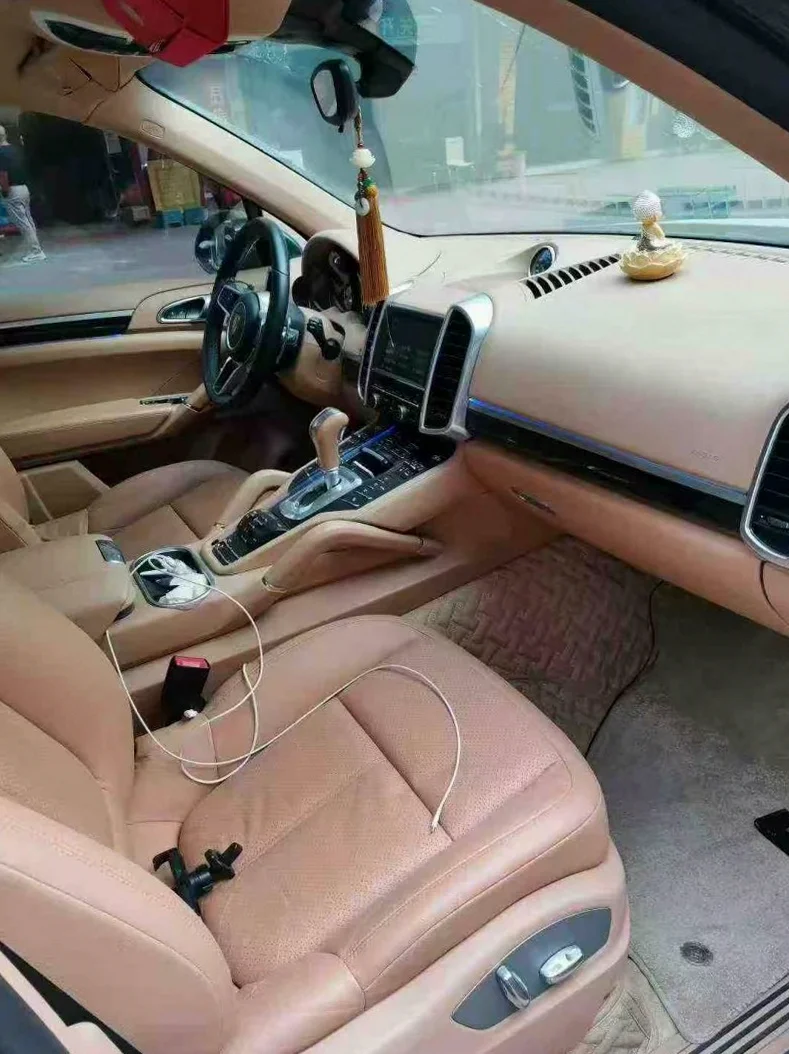 保时捷卡宴 后面外观一