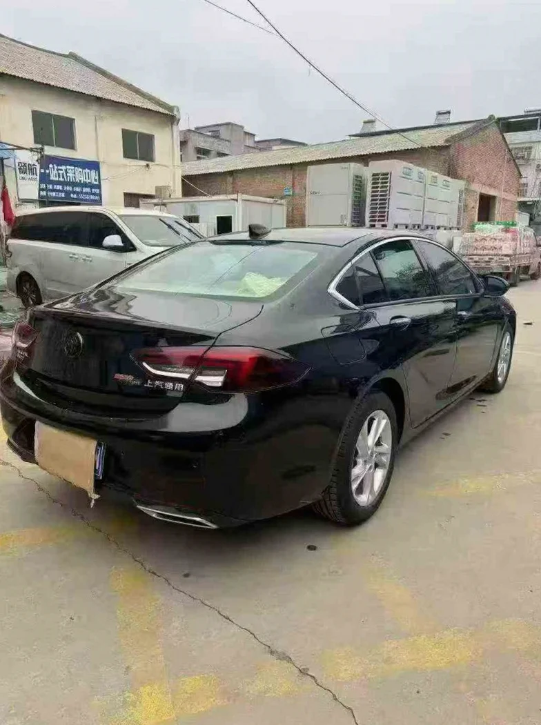 别克君威 内饰前排