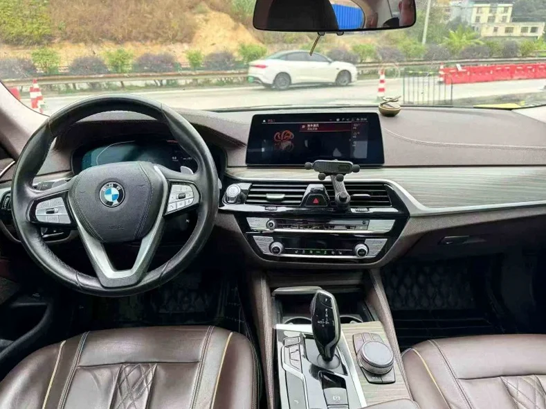 宝马5系 后面外观二