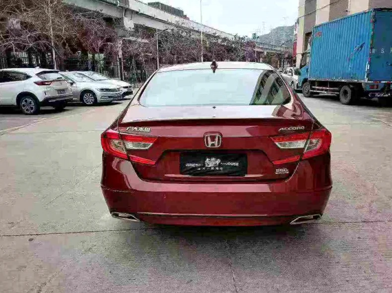 本田雅阁 内饰后排