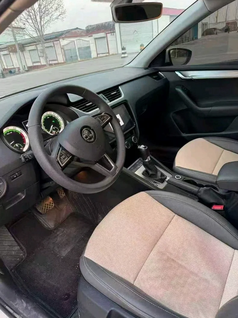 斯柯达明锐 后面外观三