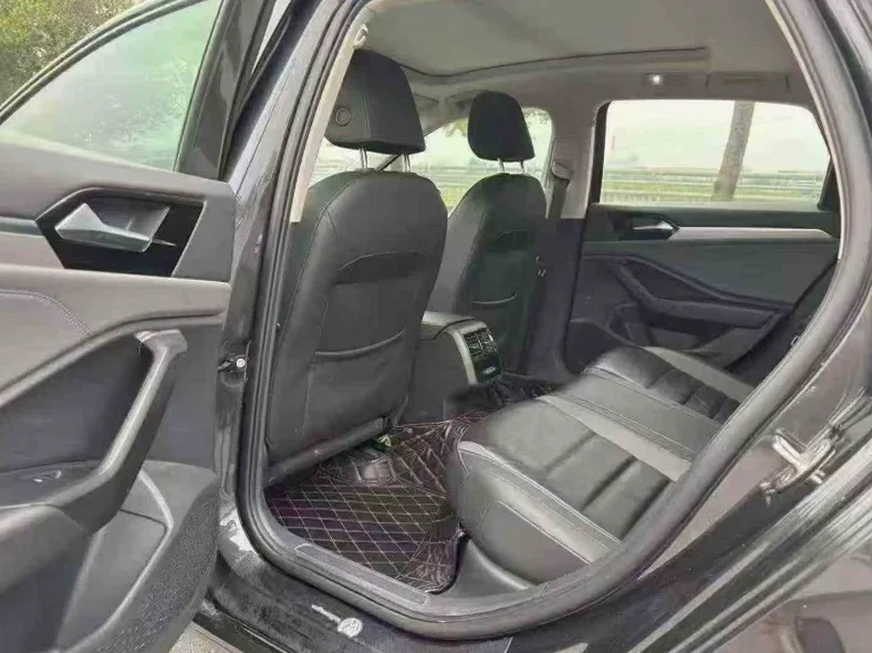 大众速腾 后面外观三