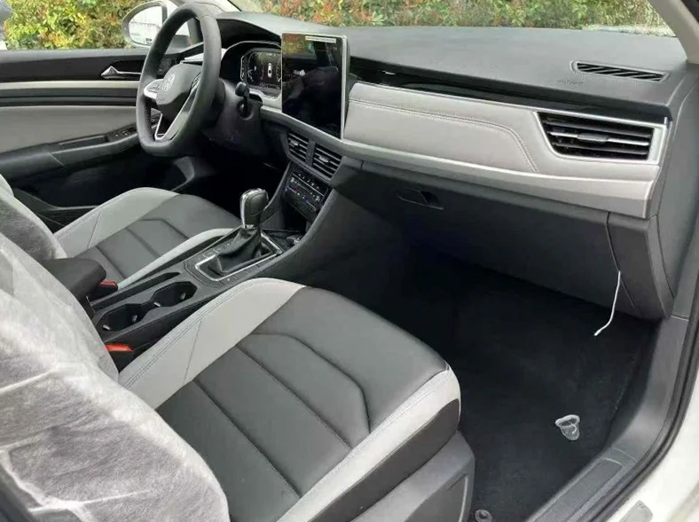 大众宝来 内饰前排