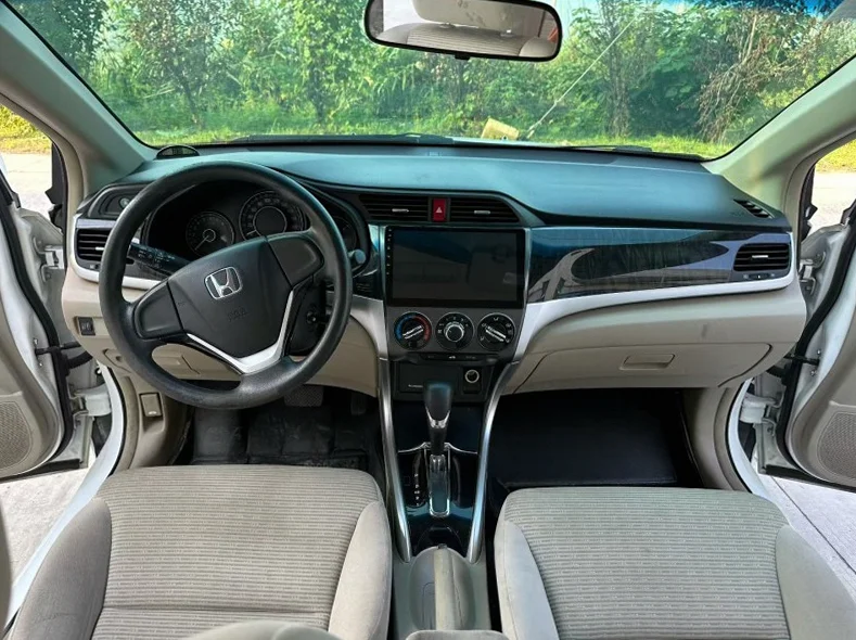 本田凌派 内饰前排