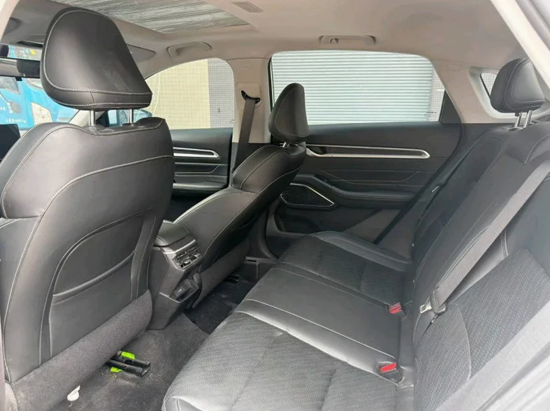 吉利帝豪 后面外观二