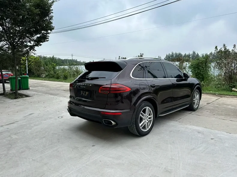 保时捷卡宴 正面外观三