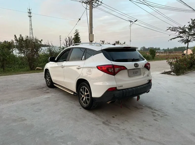 比亚迪宋 正面外观三