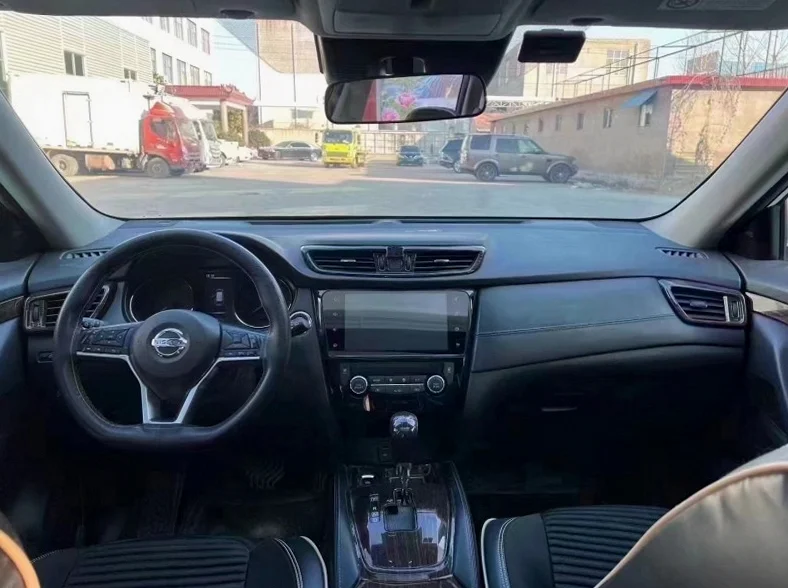 日产奇骏 后面外观一