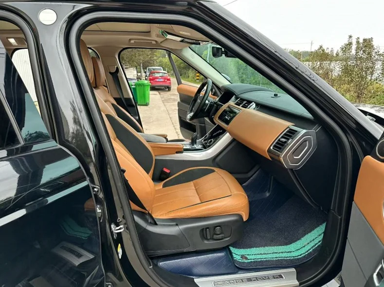 路虎揽胜运动 内饰前排